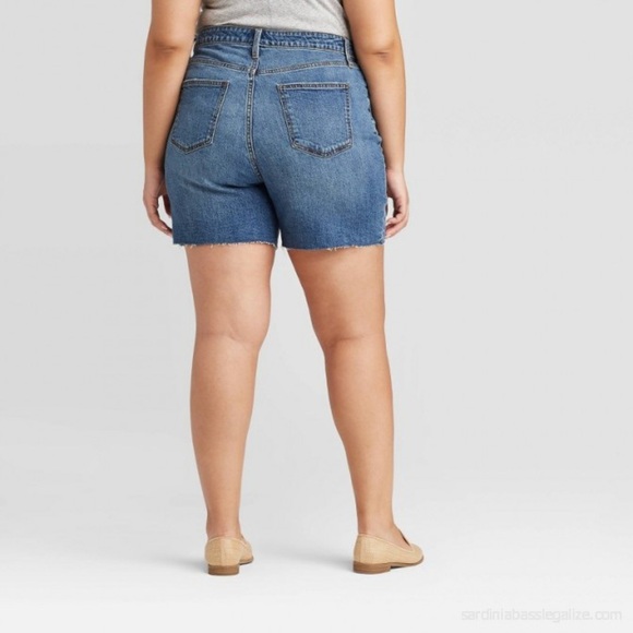 NWT Universal Thread High Rise Boyfriend Denim Shorts - Picture 3 of 9